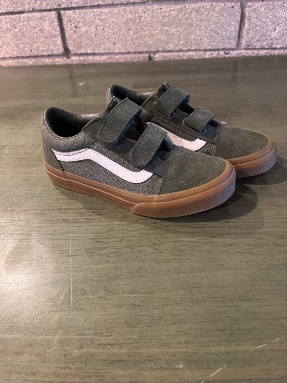 Kids Vans Old Skool Green Suede Velcro Sneakers With Gum Soles